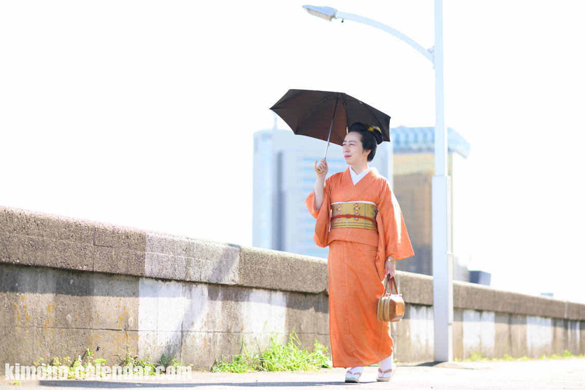 女性の全身写真