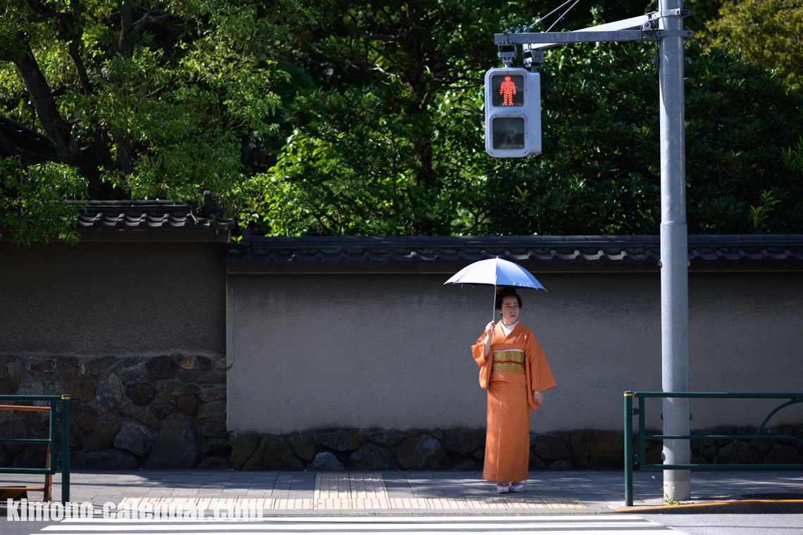 女性の全身写真
