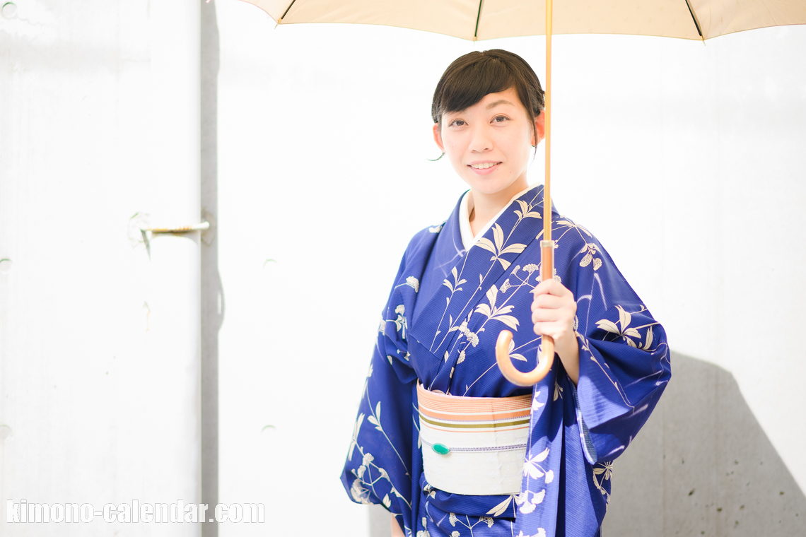 女性の上半身写真