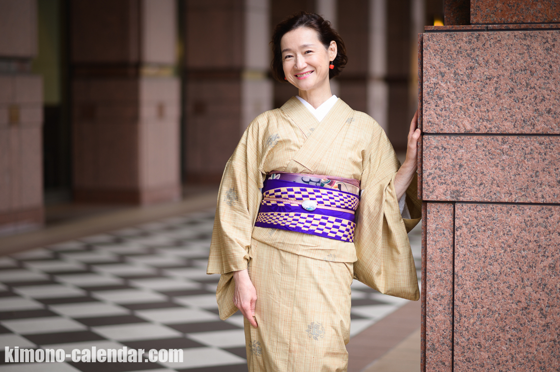 女性の上半身写真