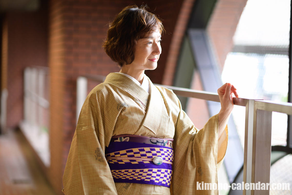 女性の上半身写真