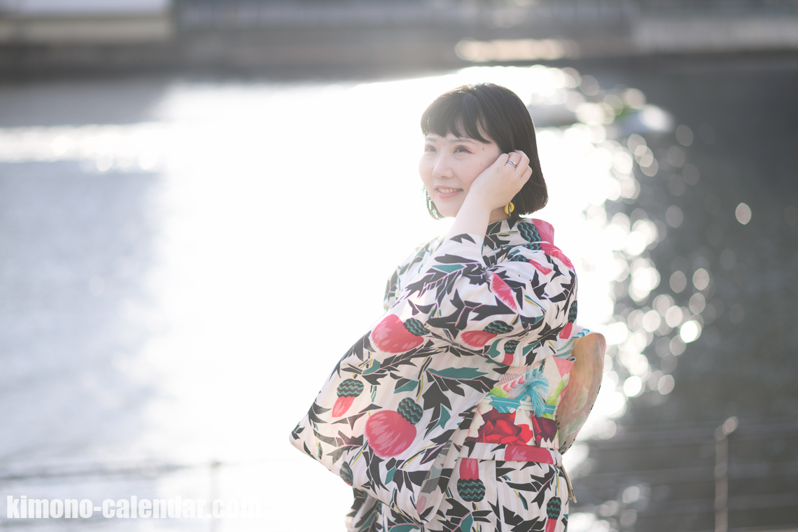 女性の上半身写真