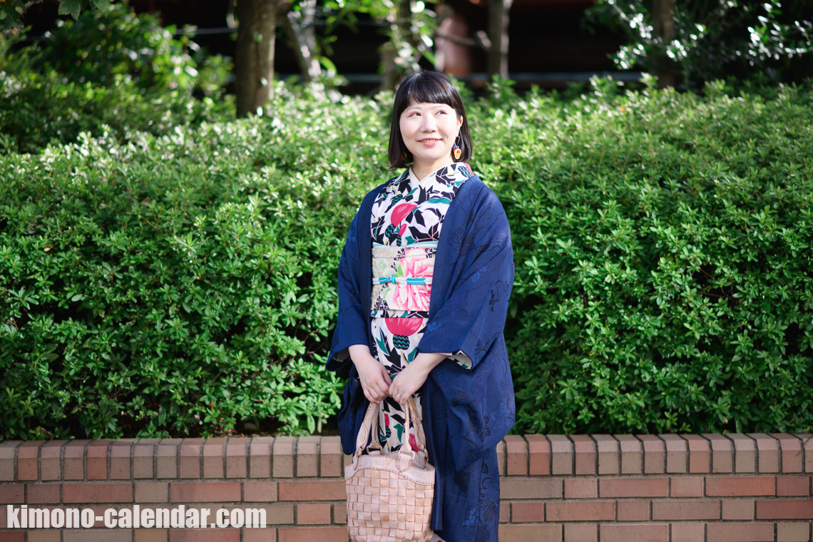 女性の上半身写真