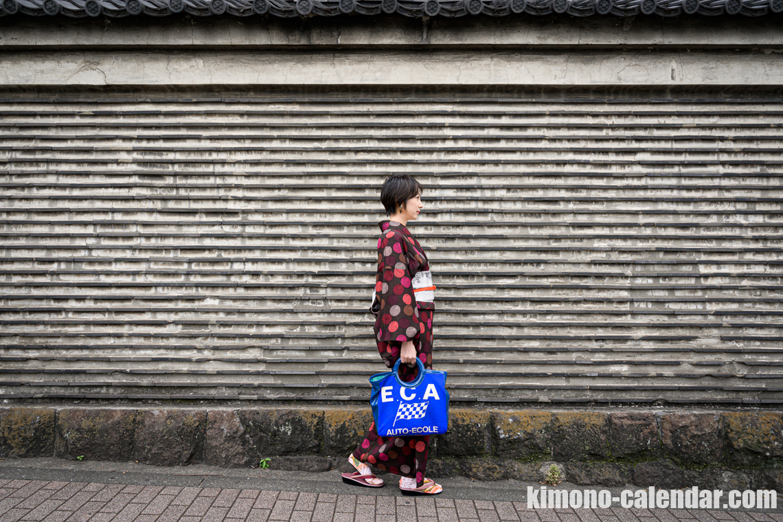 女性の全身写真