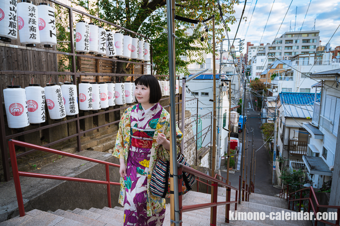 女性の上半身写真