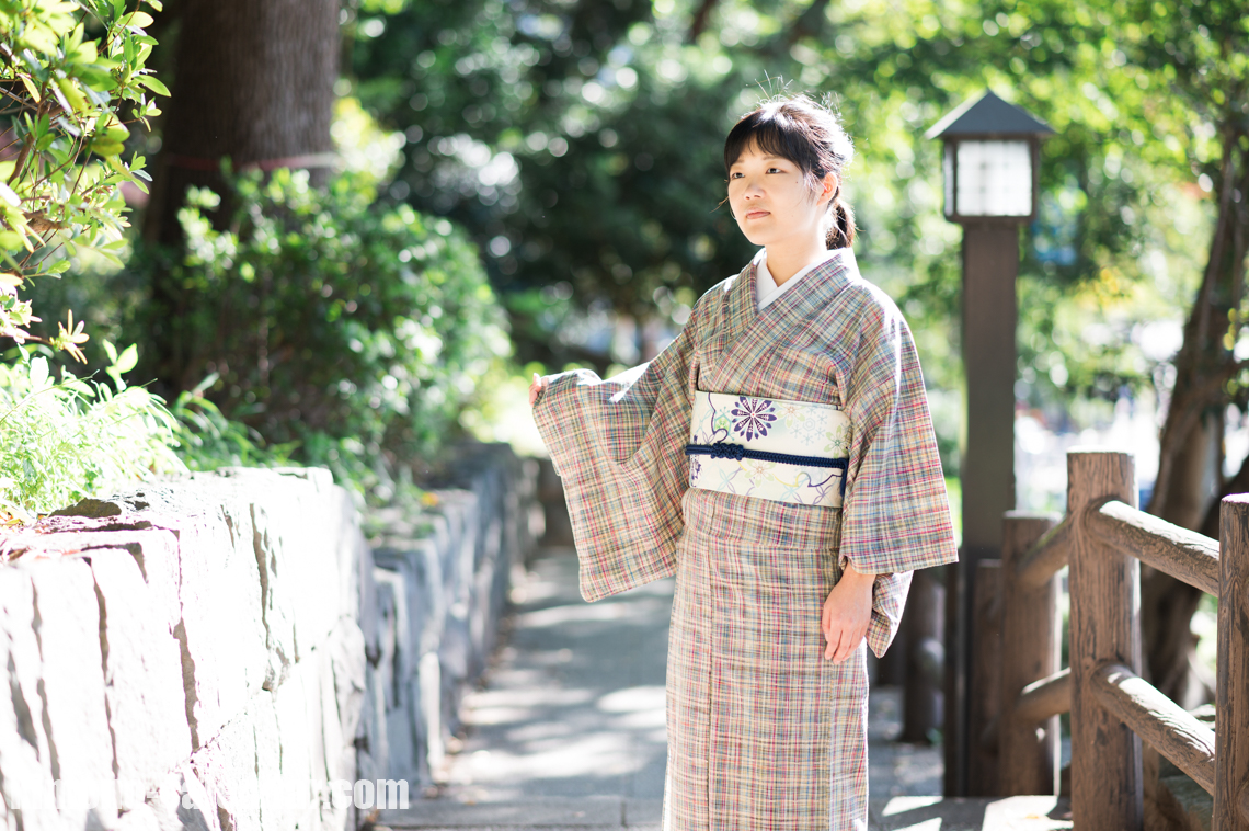 女性の上半身写真