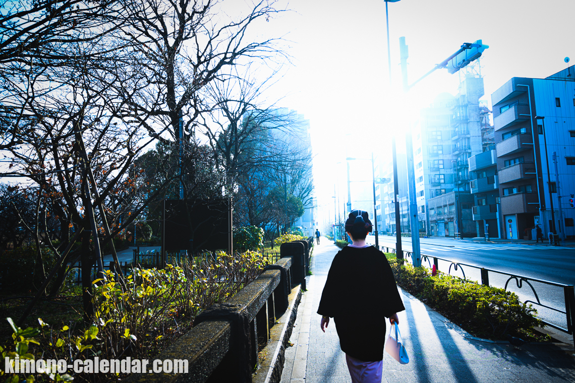 女性の上半身写真