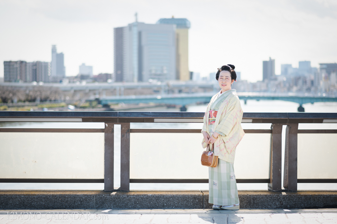 女性の全身写真