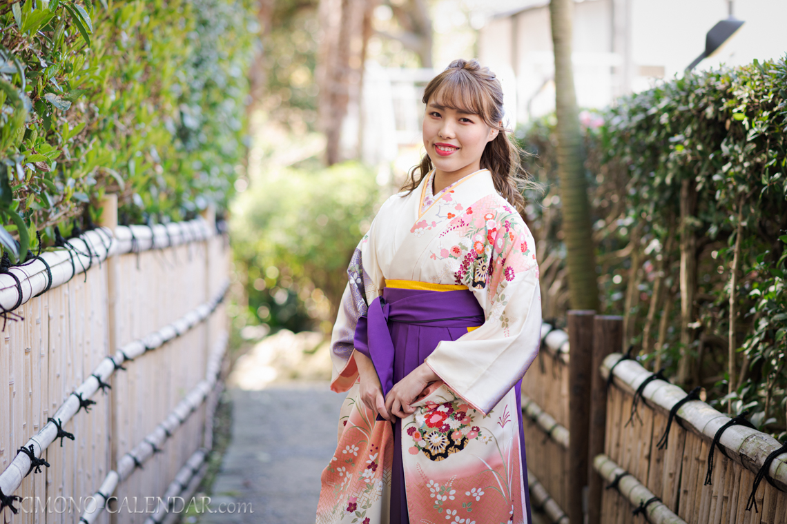 女性の上半身写真