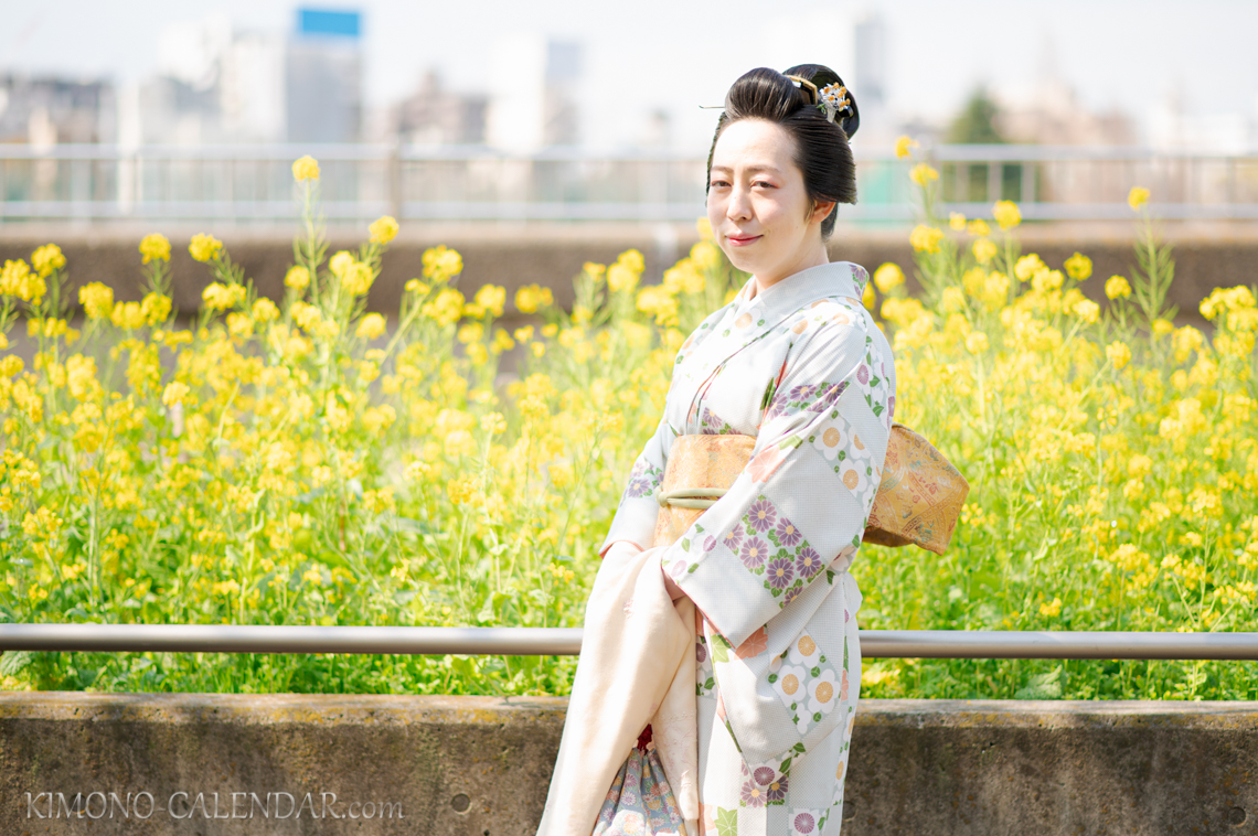 女性の上半身写真