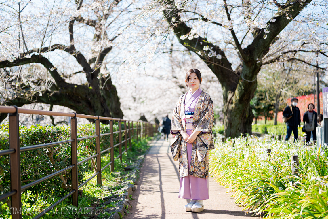 女性の全身写真