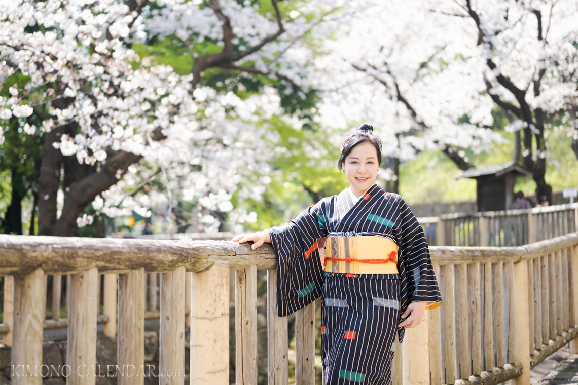 女性の上半身写真