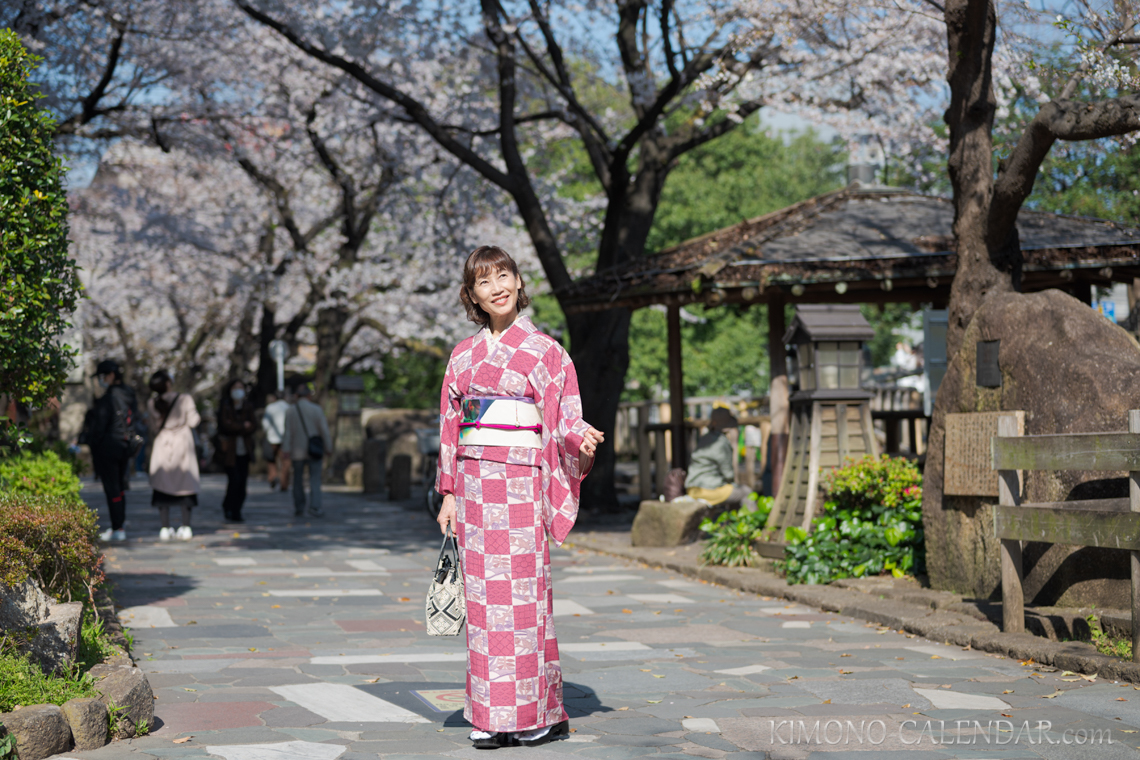 女性の全身写真