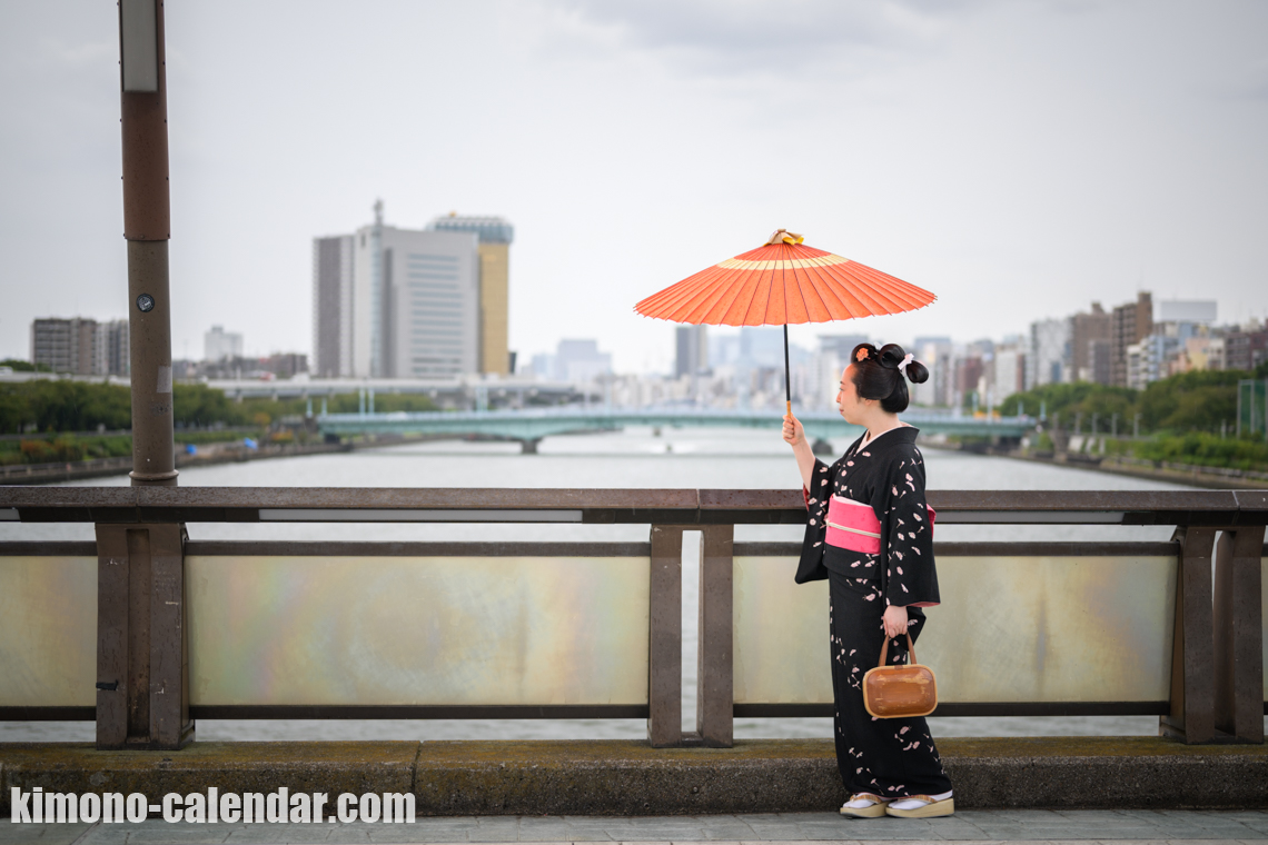 女性の全身写真