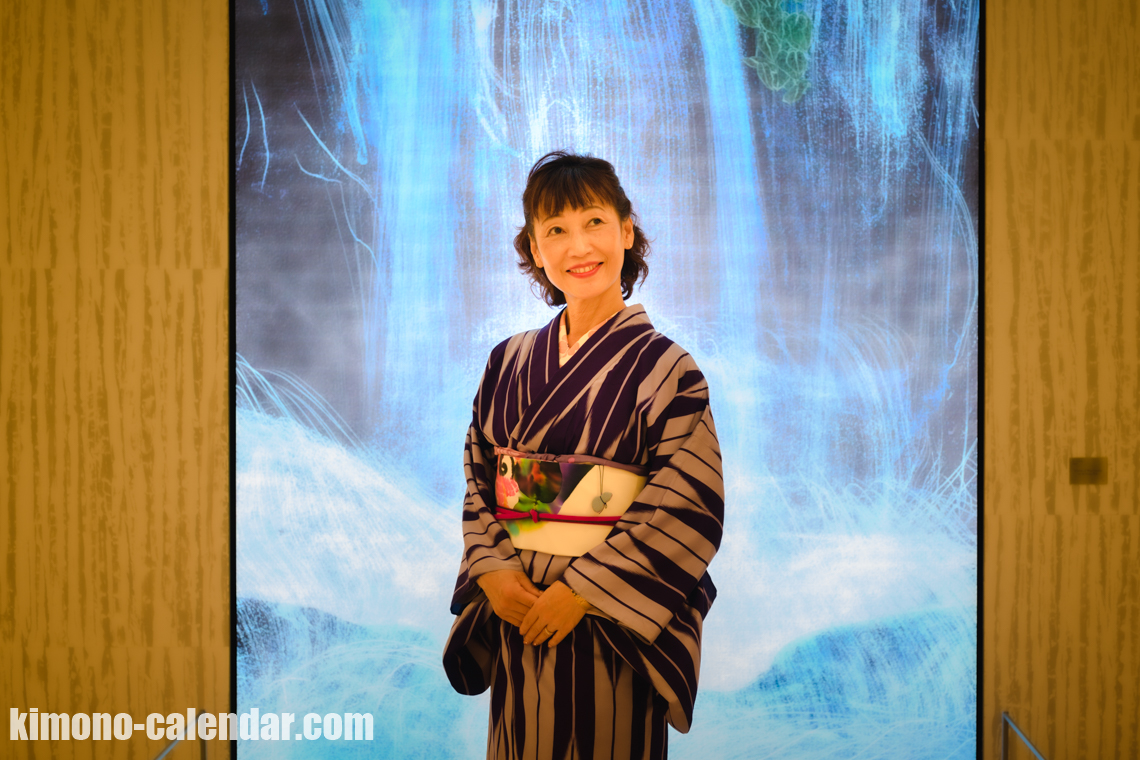 女性の上半身写真