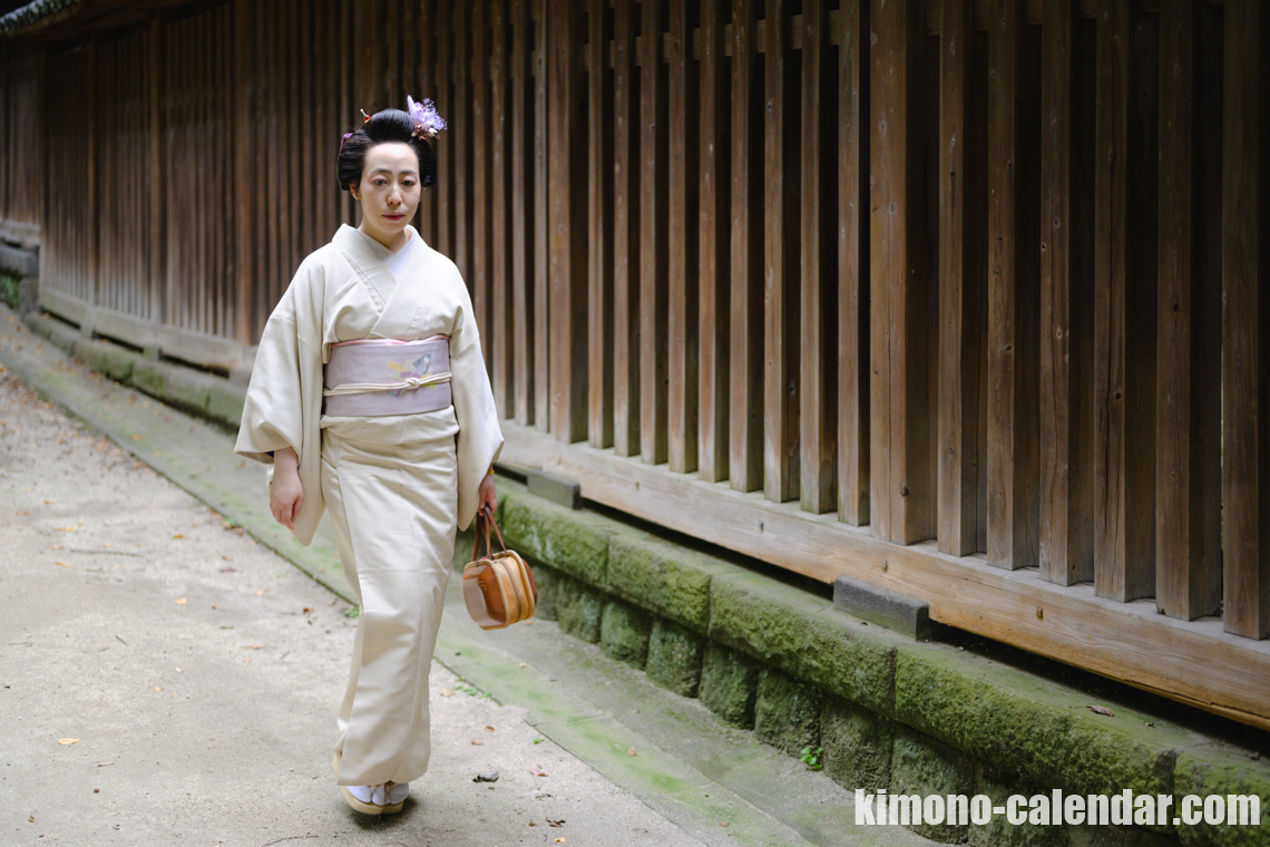 女性の全身写真