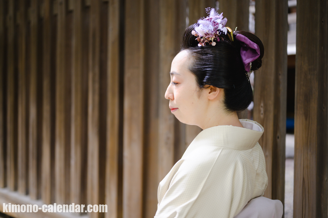 女性の上半身写真