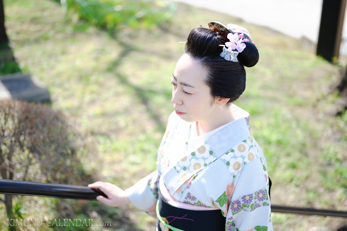 女性の上半身写真