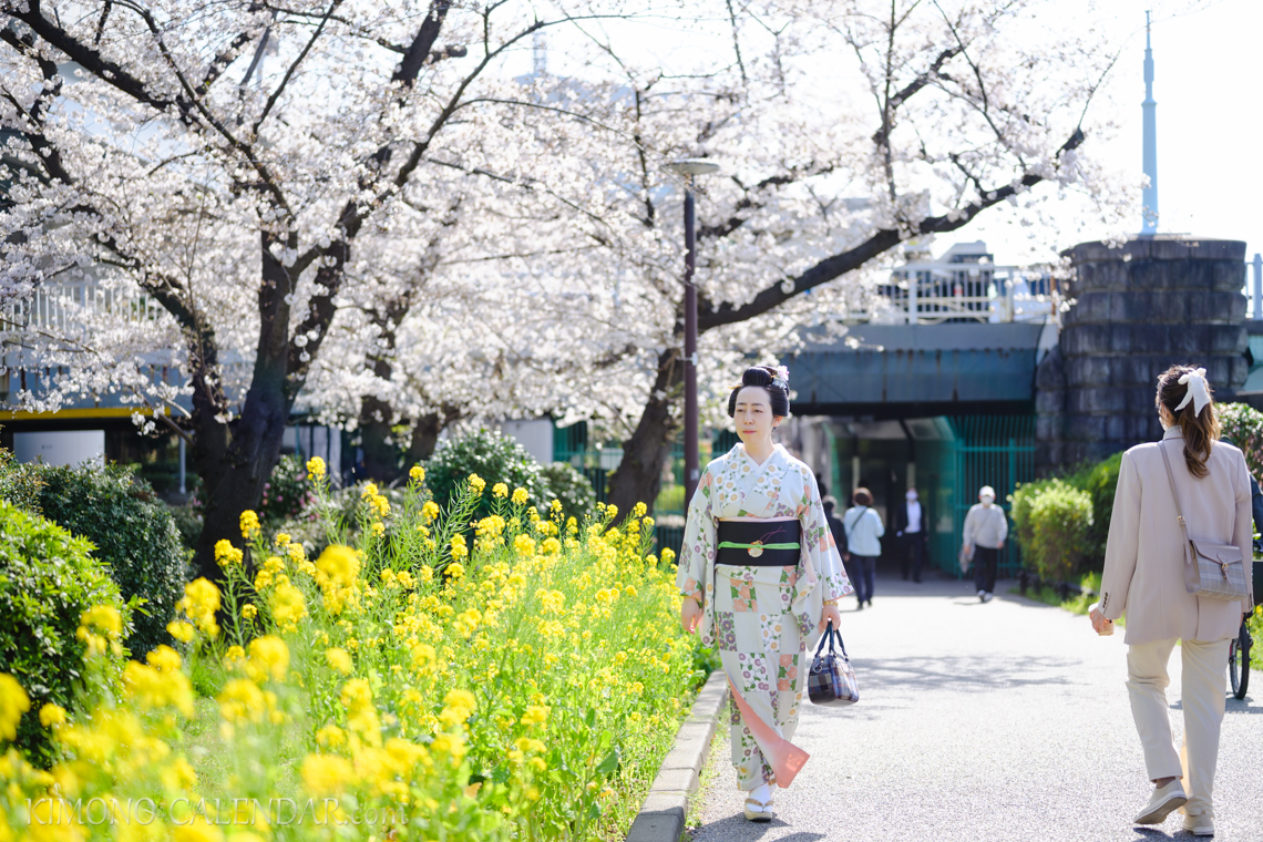 女性の全身写真