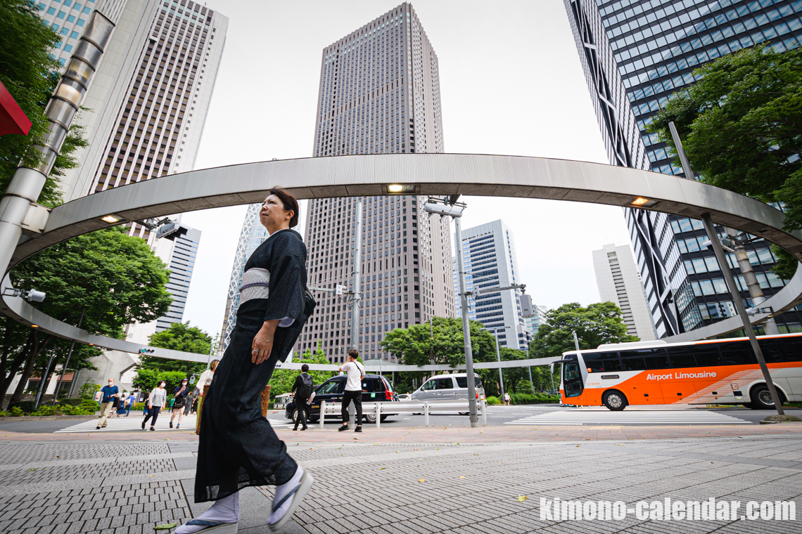 女性の全身写真