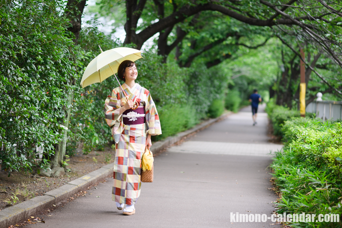 女性の全身写真
