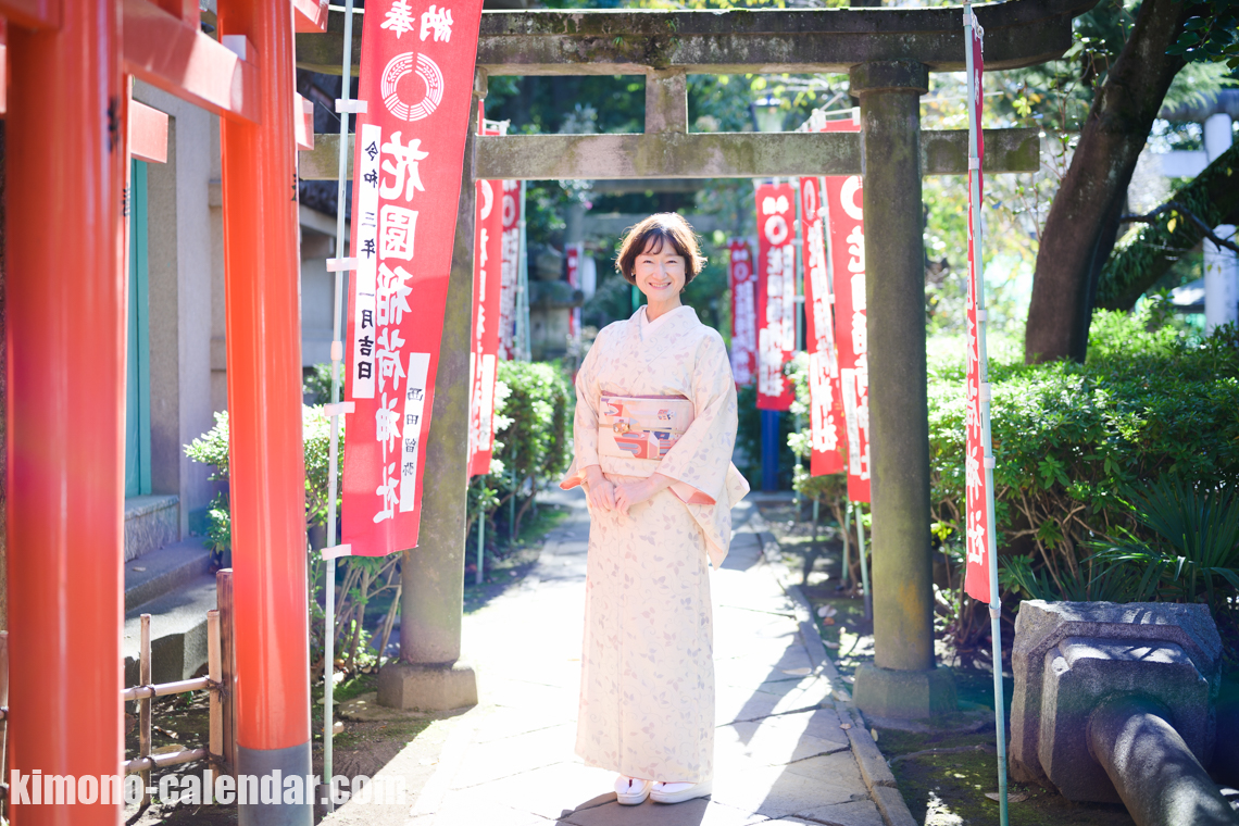 女性の全身写真