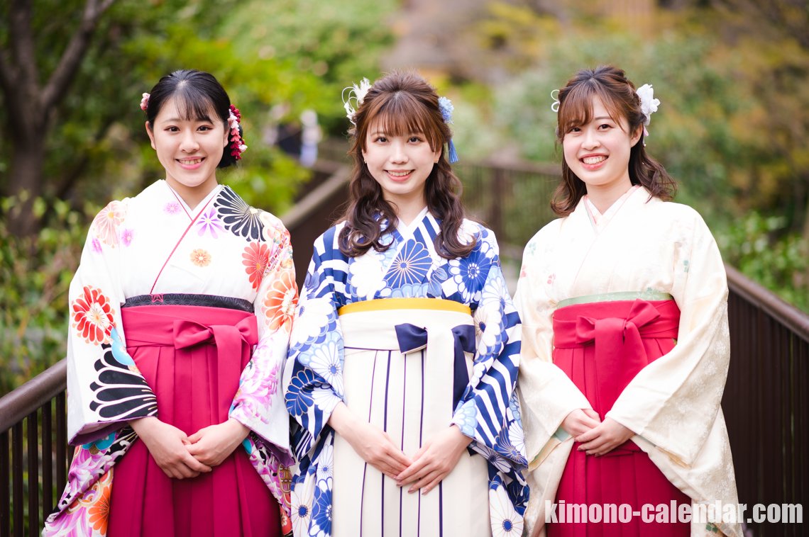 女性の上半身写真