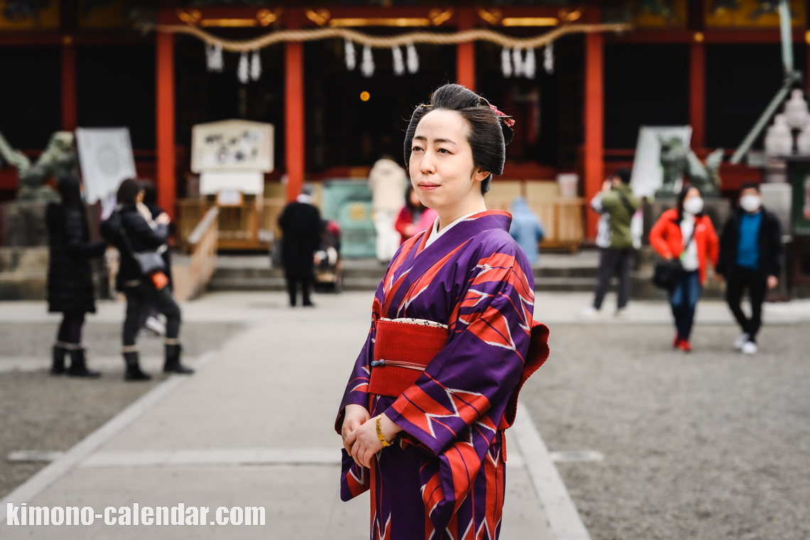 女性の上半身写真