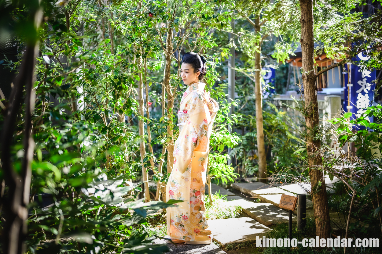 女性の全身写真