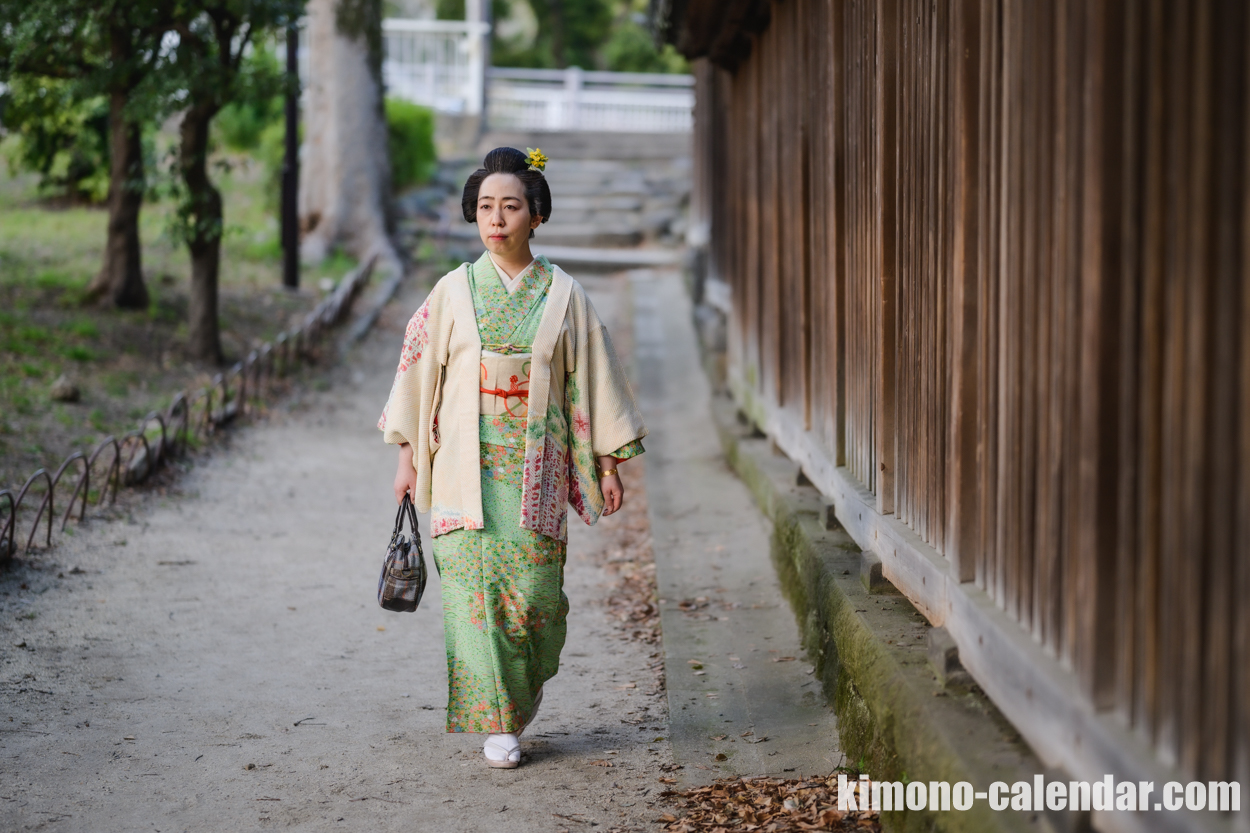 女性の全身写真