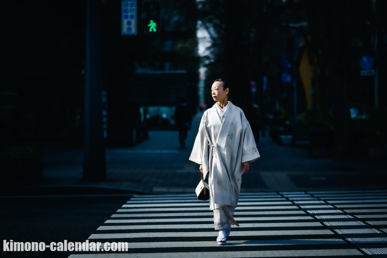 女性の全身写真