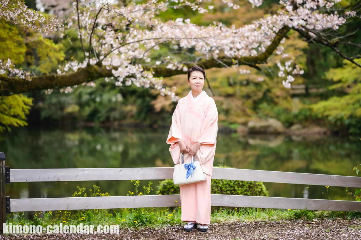 女性の全身写真
