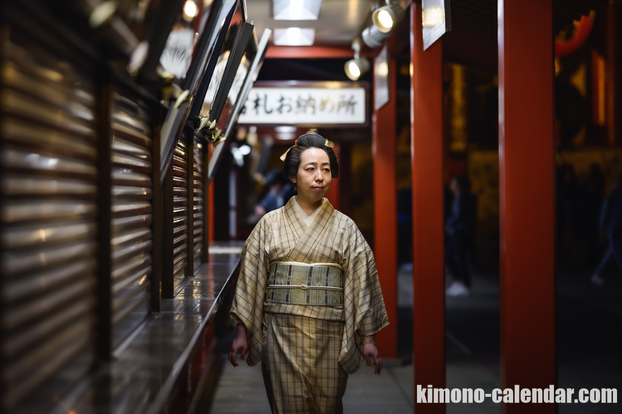 女性の上半身写真