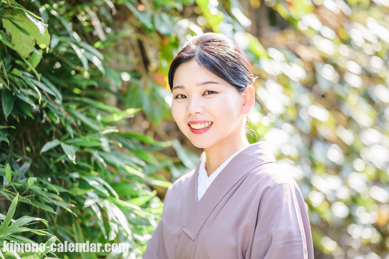 女性の上半身写真