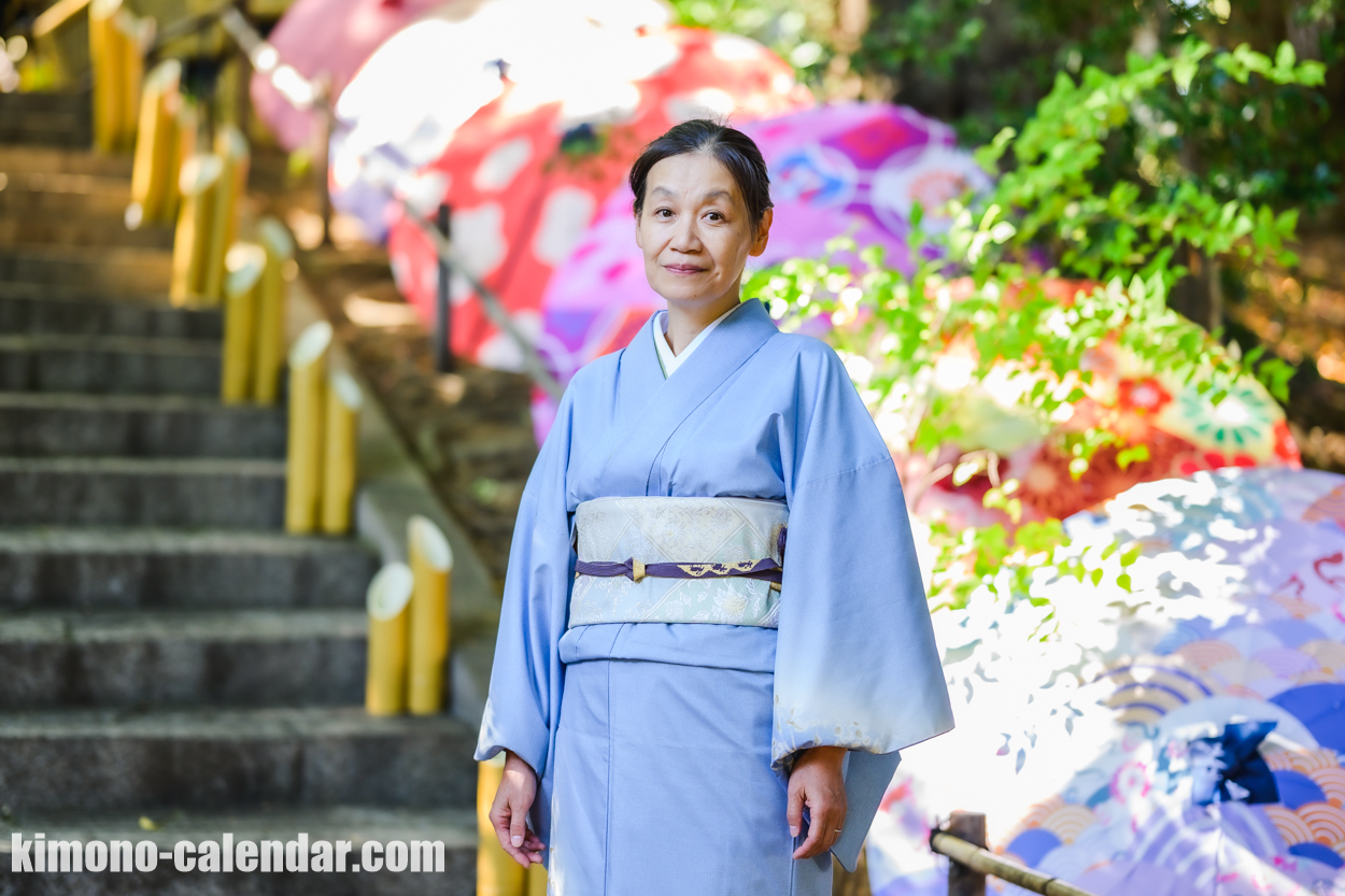 女性の上半身写真