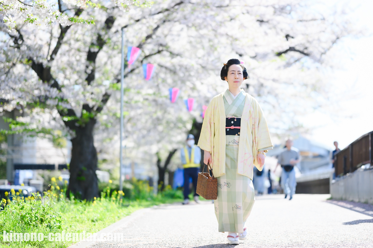 女性の全身写真