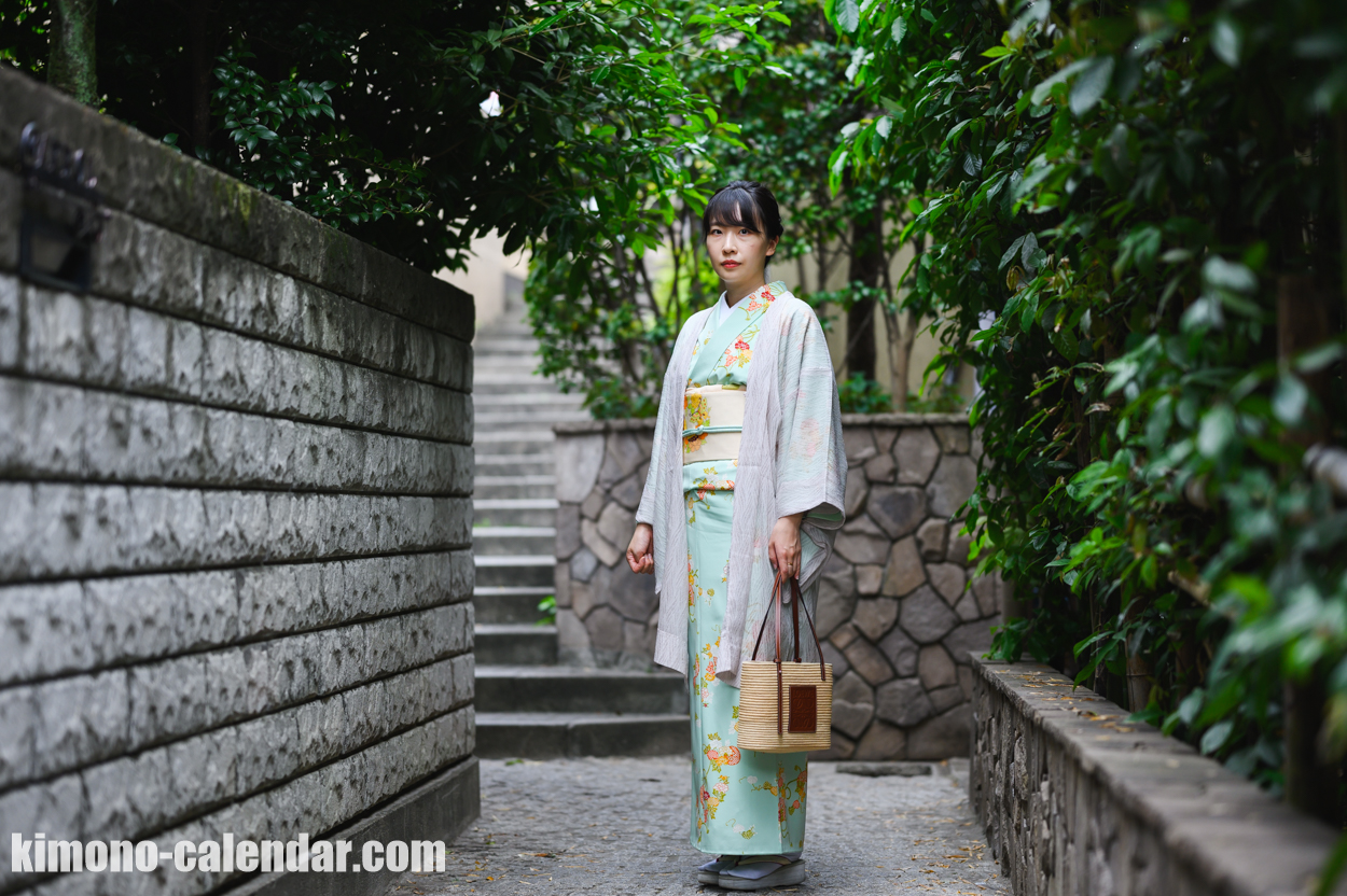 女性の全身写真