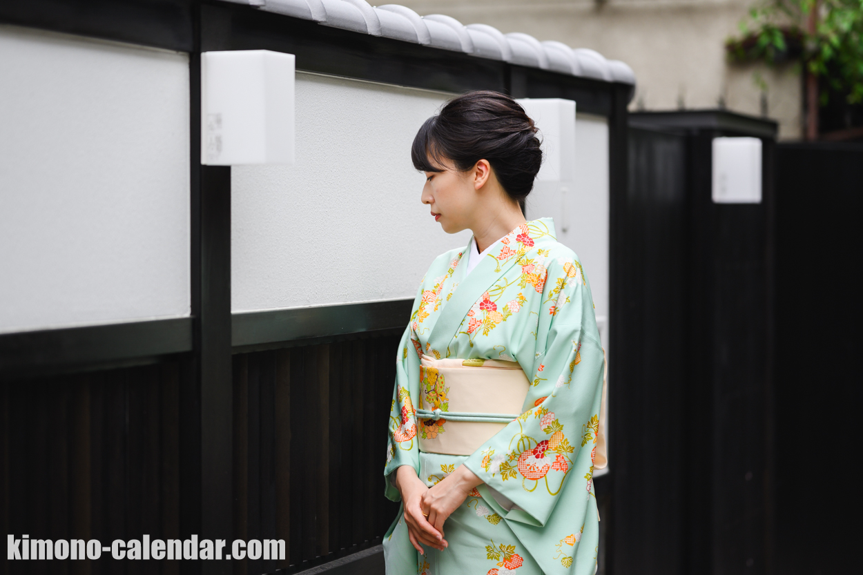 女性の上半身写真