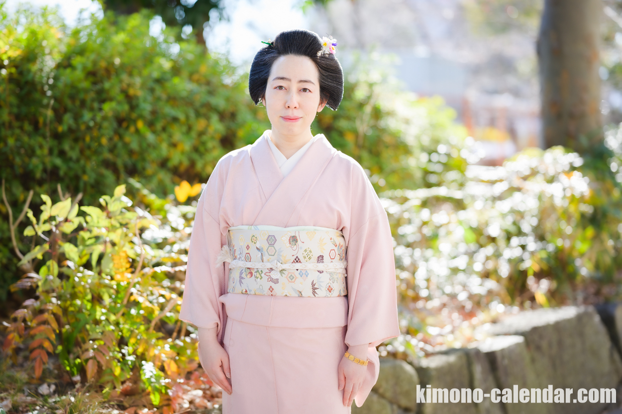 女性の上半身写真