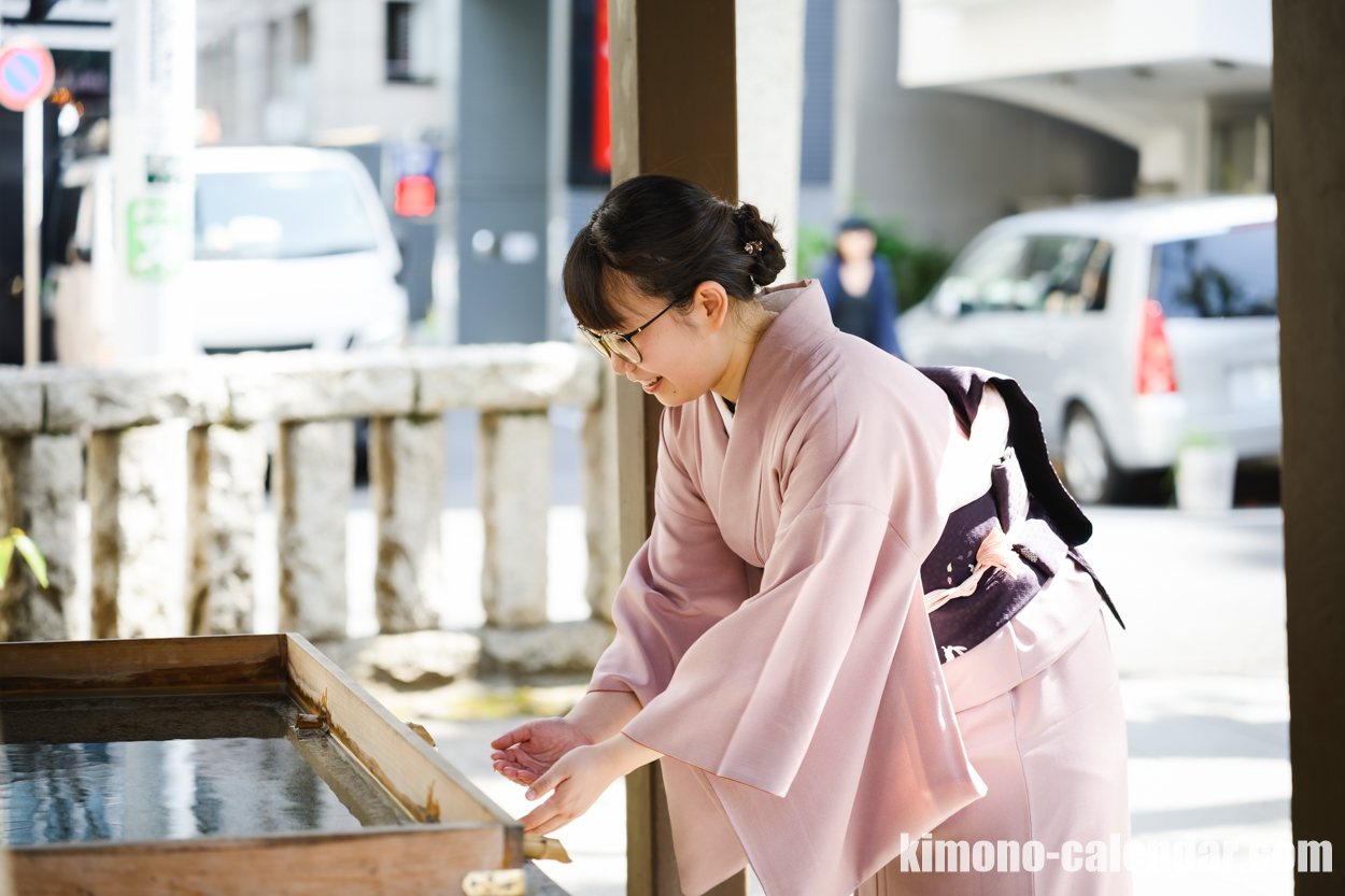 女性の上半身写真